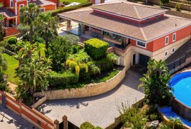 Bright & Spaceous Villa in Prestigious Porto de Mós Beach - Lagos