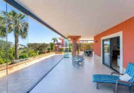 Bright & Spaceous Villa in Prestigious Porto de Mós Beach - Lagos
