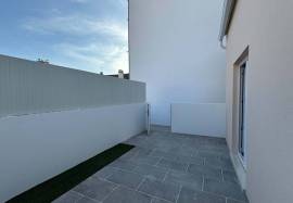 Single Story-house T1 Pinhal Novo with patio