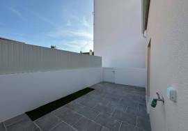 House T1 Pinhal Novo with patio