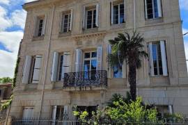Superb Maison De Maitre With 300 M2 Of Living Space, Lovely Courtyard And Adjoining Former Winery.