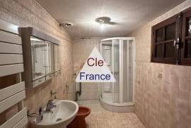 Detached Country House with Garden