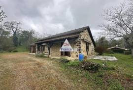 Detached Country House with Garden