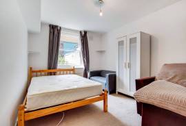 2 bed flat to rent Bouverie Road, London N16