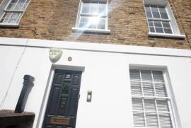 4 bed terraced house to rent Carol Street, London NW1