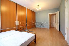 Apartment for rent in Riga, 176.50m2