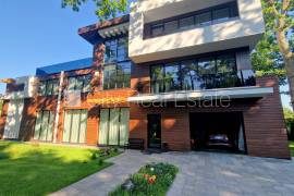 Detached house for rent in Jurmala, 645.00m2