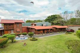Los Olivos: Beautiful Property with Multiple Cabins and Studios for Sale in Heredia