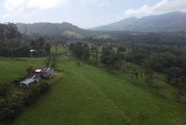 Monte Alto Farm: Exclusive tourist area at the Foot of Tenorio Volcano National Park