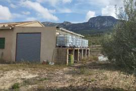 Cavehouse With Pool And Large 136m2 Garage And Storage Unit