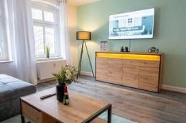 Luxury Vista Apartment with Kitchen, WiFi, Smart TV