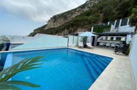 Beautiful 4 bedroom house in South District, Gibraltar