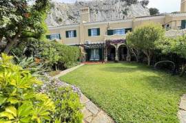 Beautiful 4 bedroom house - detached in Europa Mews, Gibraltar