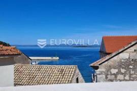 Korčula, beautiful stone house 20 m from the sea