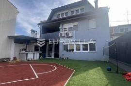 Osijek, Donji grad, newly built luxuriously furnished house of 460 m2 with a yard of 103 m2