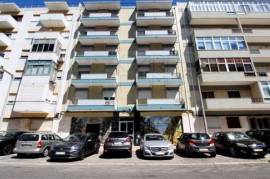 Apartment, 3 bedrooms in the centre of Benfica