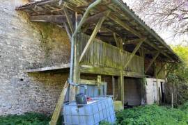 €24000 - Barn with Orchard Clos in Sauze-Vaussais