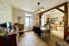 €164300 - HURRY! Gorgeous Period Town House with 4 Bedrooms and Enclosed Garden