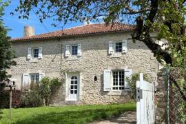 €249950 - Beautiful Stone House with 4/5 Bedrooms, Double Garage and Lovely Garden