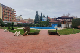 BargaIn! Pool vIew 1 Bedroom apartment In Flores Park, Sunny Beach centre