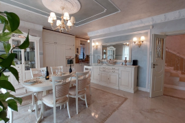 Luxury 4-bedroom house In VIctorIa Royal Garden, Burgas
