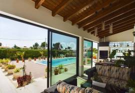Incredible 5 Bedroom Villa with Pool, Vale da Telha