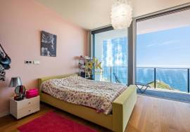 3 bedroom villa with pool and sea view