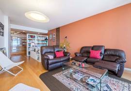 3 bedroom villa with pool and sea view