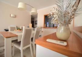 2 bedroom apartment with garage and swimming pool