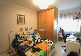 2 bedroom apartment with garage and swimming pool