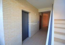 2 bedroom apartment with garage and swimming pool