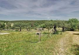 Country Refuge: Farm of 7000m² with 3 villas.