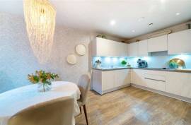 Luxury 4 Bed Townhouse For Sale In London