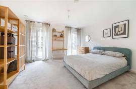 Luxury 4 Bed Townhouse For Sale In London