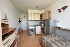 Compact studio apartment in Sunny day 5,...