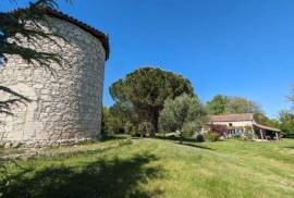 Elegant stone house with landscaped garden and swimming pool, near Lectoure, the art of country living