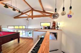 Magnificent Contemporary Villa With Main House And 2 Independent Apartments, On A 1274 M2 Plot With Pool, Near The River. Unique