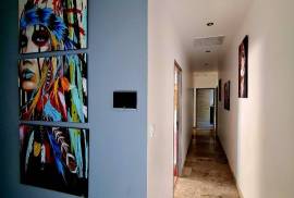 Magnificent Contemporary Villa With Main House And 2 Independent Apartments, On A 1274 M2 Plot With Pool, Near The River. Unique
