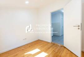 250k T2 Renovated Lisbon Historic Zone - A Rare Find