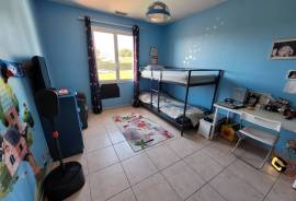 Impeccable Villa, Including Independent Studio And Office