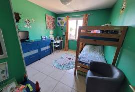 Impeccable Villa, Including Independent Studio And Office