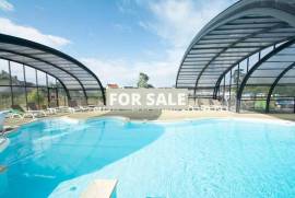 Holiday Chalet in Leisure Park by the Coast