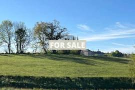 Barn to Restore in Rural Location