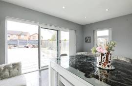 3 bedroom, Semi-detached bungalow for sale