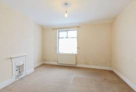 2 bedroom, Terraced House for sale