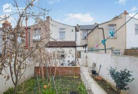 3 bedroom, Terraced House for sale
