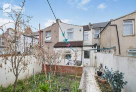 3 bedroom, Terraced House for sale