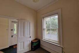 2 bedroom, Ground floor maisonette for sale