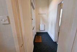 2 bedroom, Ground floor maisonette for sale
