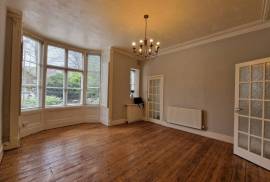 2 bedroom, Ground floor maisonette for sale